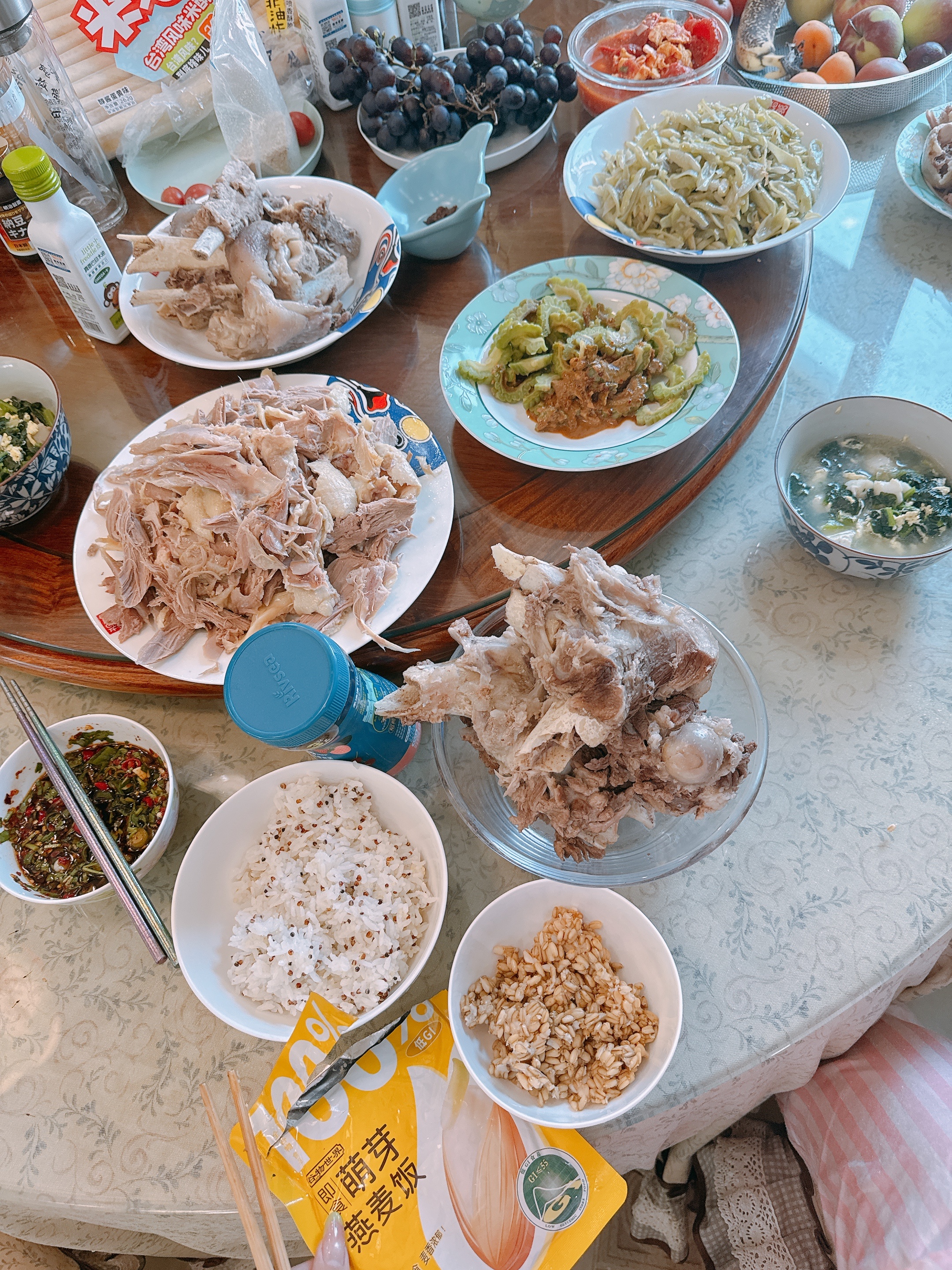 我的作弊神器薛老师吃大米饭，我吃燕麦饭 
