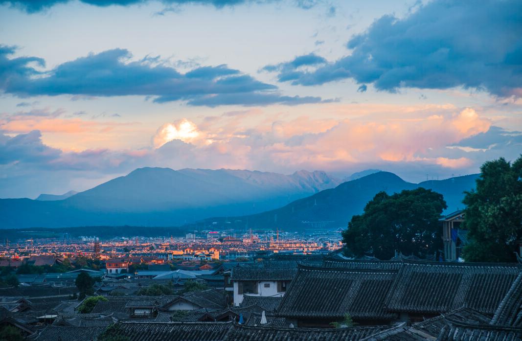 万物都在供养你，你要爱自己

你根本不缺爱
你就是爱的本身
因为世间万物
都在供