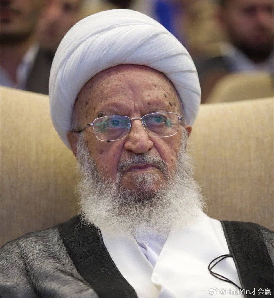 伊朗参加完海军军演的护卫舰在国际海域被美军潜艇击沉加上之前哈梅内伊的肉身成圣两大