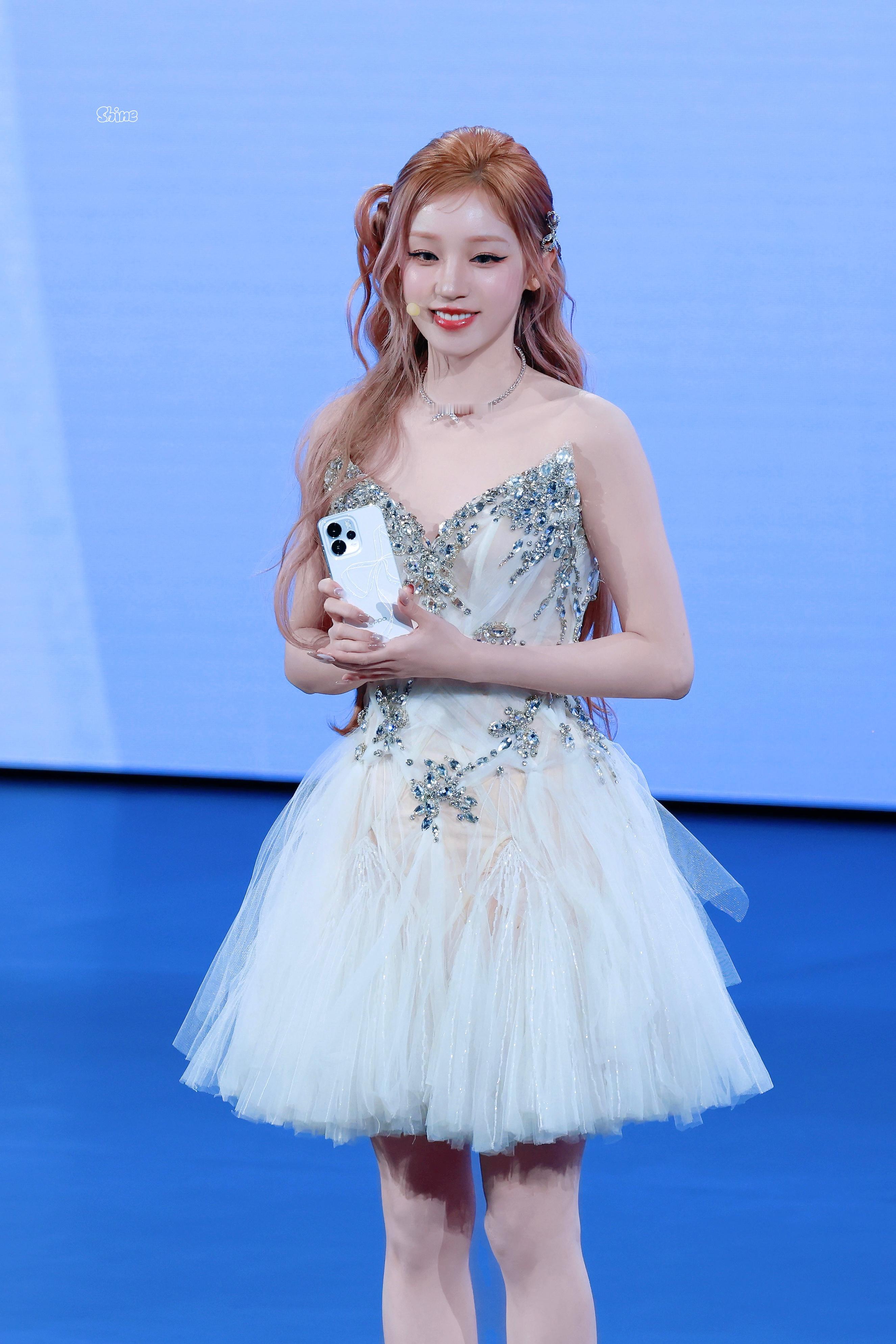 宋雨琦OPPO Reno15系列发布会饭拍，雨琦今晚太美了✨ 