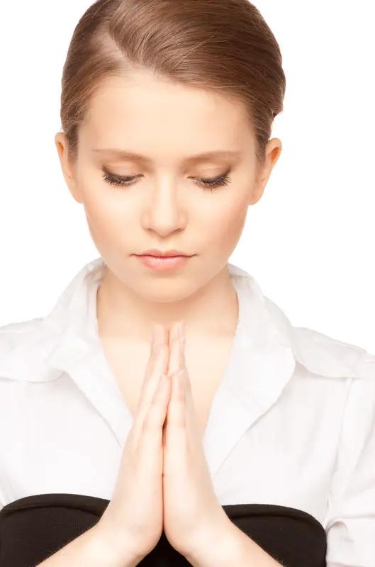 有涵养的女人就像一本耐读的书，韵味十足。她们说话总是轻声细语，不会轻易动怒或与人