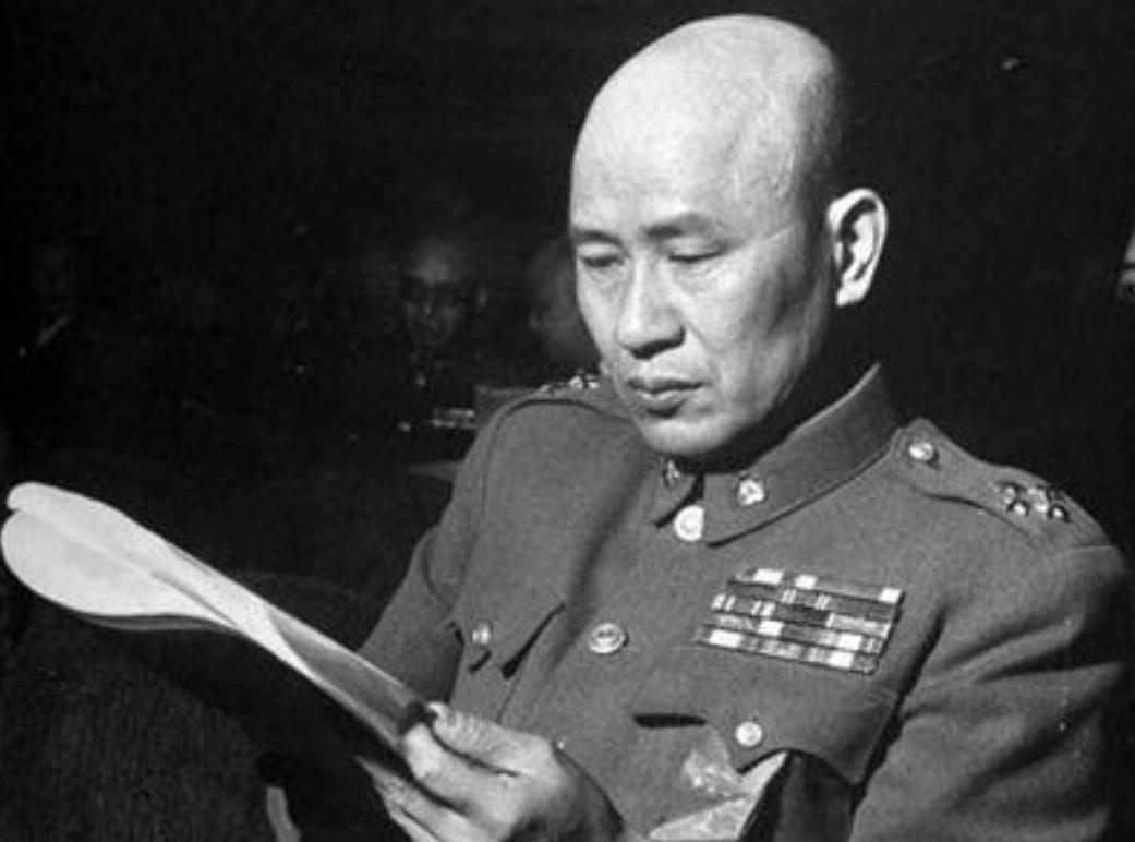 中央决定长征是非常秘密的，连很多红军高级将领都不知道，但是，白崇禧却提前半年就预