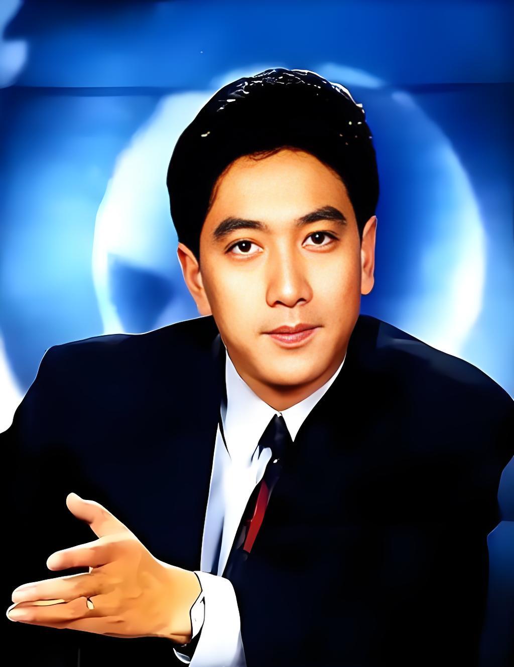 水均益，这位“央视名嘴”，曾以战地记者的英勇形象走进公众视野：从1991年海湾战