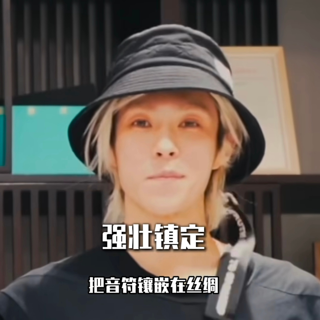 跟狗说禁止嬉皮笑脸但狗天生嘴角上扬 