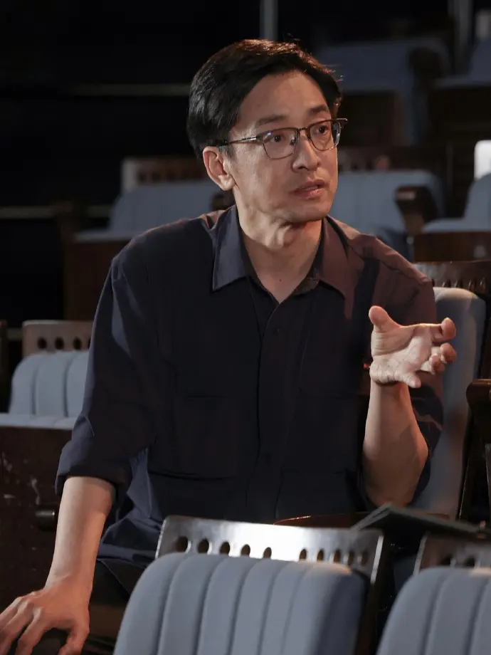 中央戏剧学院表演系主任王鑫涉嫌严重违纪违主动投案，目前正接受中央纪委国...