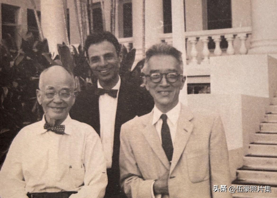 1959年7月9日，68岁的胡适在夏威夷大学接受了其人生中第三十五个、也是最后一