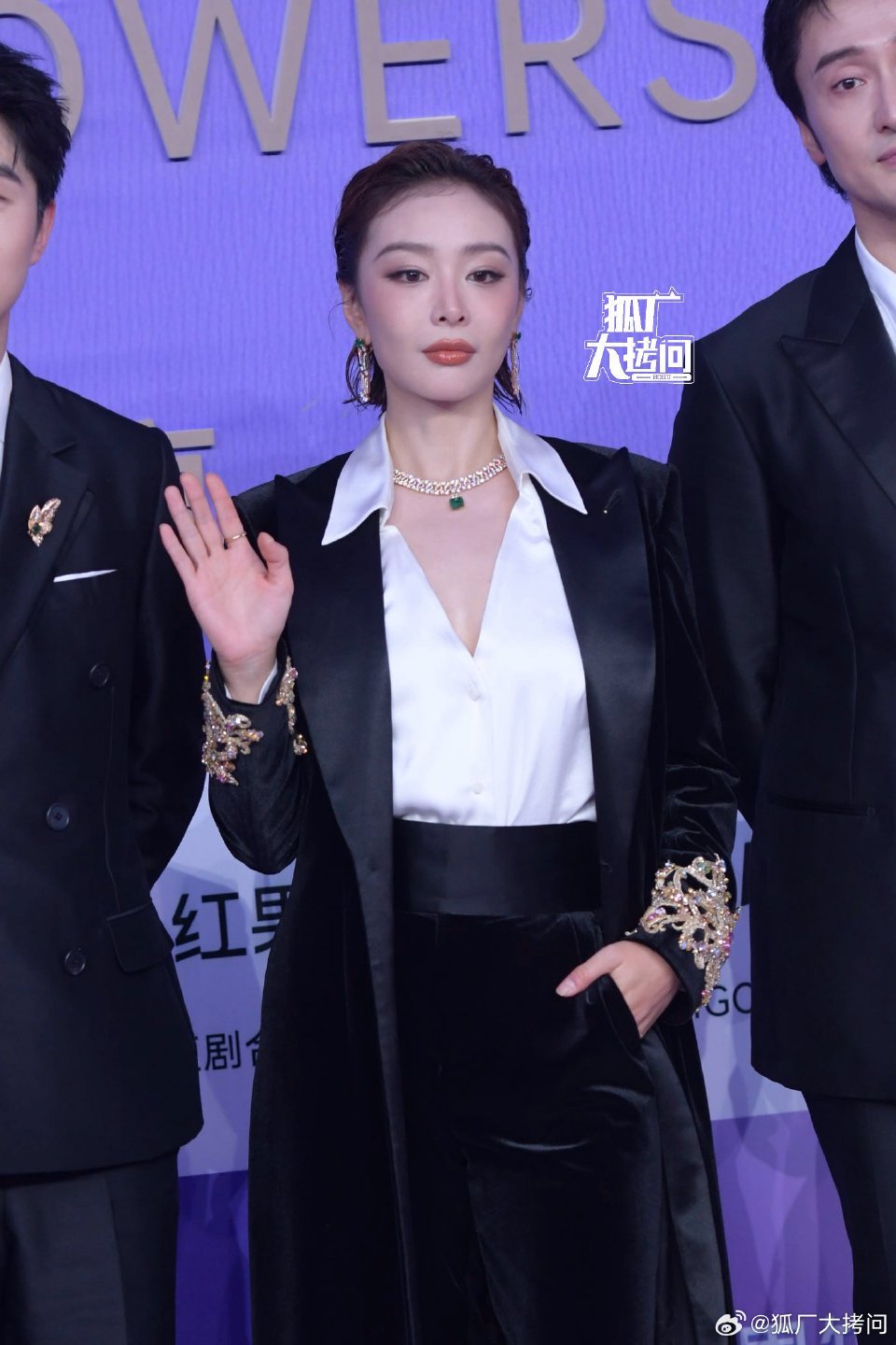 女演员百花奖闭幕红毯生图女演员百花奖闭幕红毯生图，pick谁？杨幂、刘诗诗、杨紫