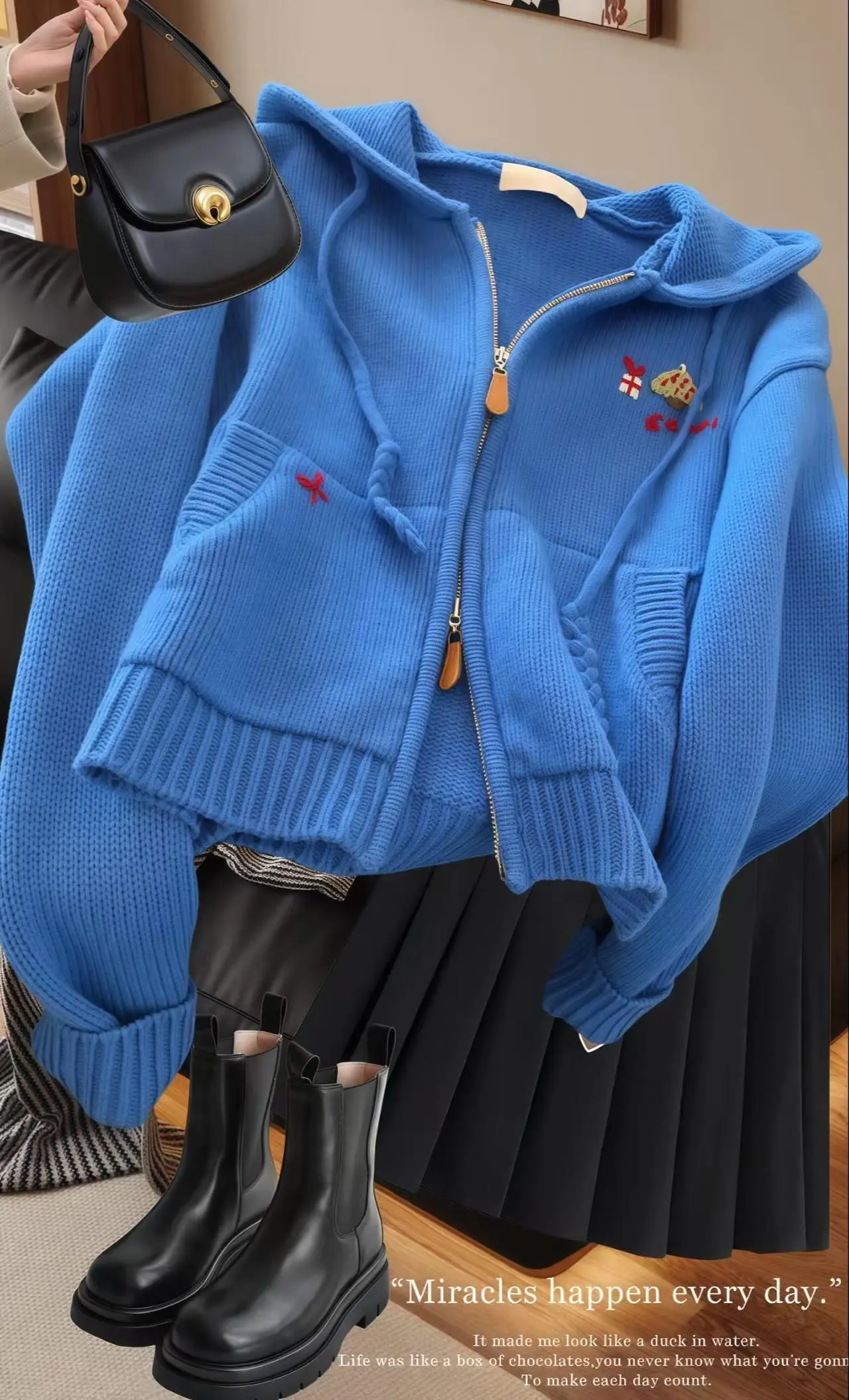 这件克莱因蓝连帽双拉链宽松针织开衫毛衣卫衣外套，专为时尚自信的你而设计...