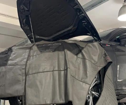 上个礼拜预约的周末去保养奥迪A3，虽然是预约的，但是保养的车还是很多，没有一去就