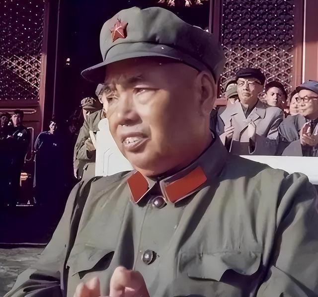 [太阳]1985年，许世友将军逝世，王震火速抵达南京，并在会议上警告老将们：许世