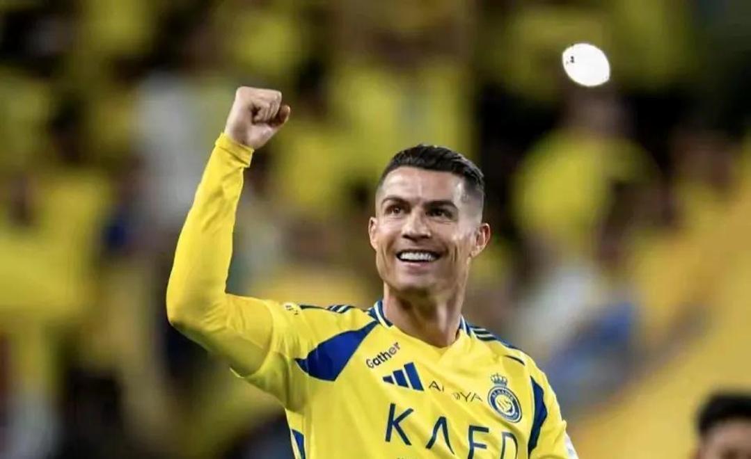 亚冠2最大热门，利雅得胜利！
C罗领衔的利雅得胜利在小组赛六战全胜之后，抽签碰到