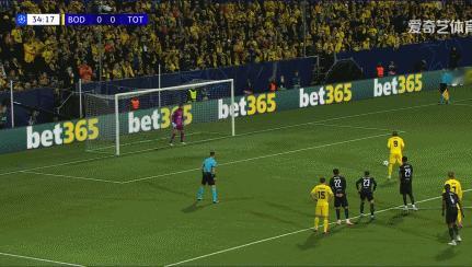 没有罚进！霍格踢飞了点球！比分还是0：0 ​​​