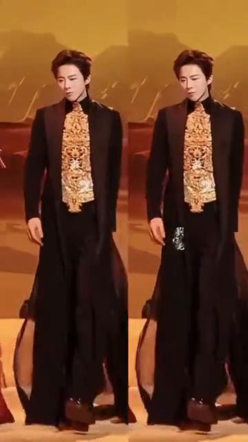 刘学宁的8套国风穿搭。
第1套。第2套。第3套。第4套。第5套。第6套。第7套。