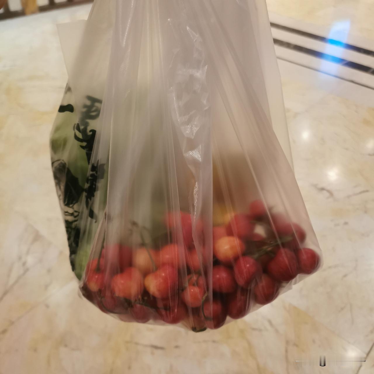 见笑了，我真是有些痴呆了！

今天6月10号星期三，早上坐双巴去上班，坐过站了，