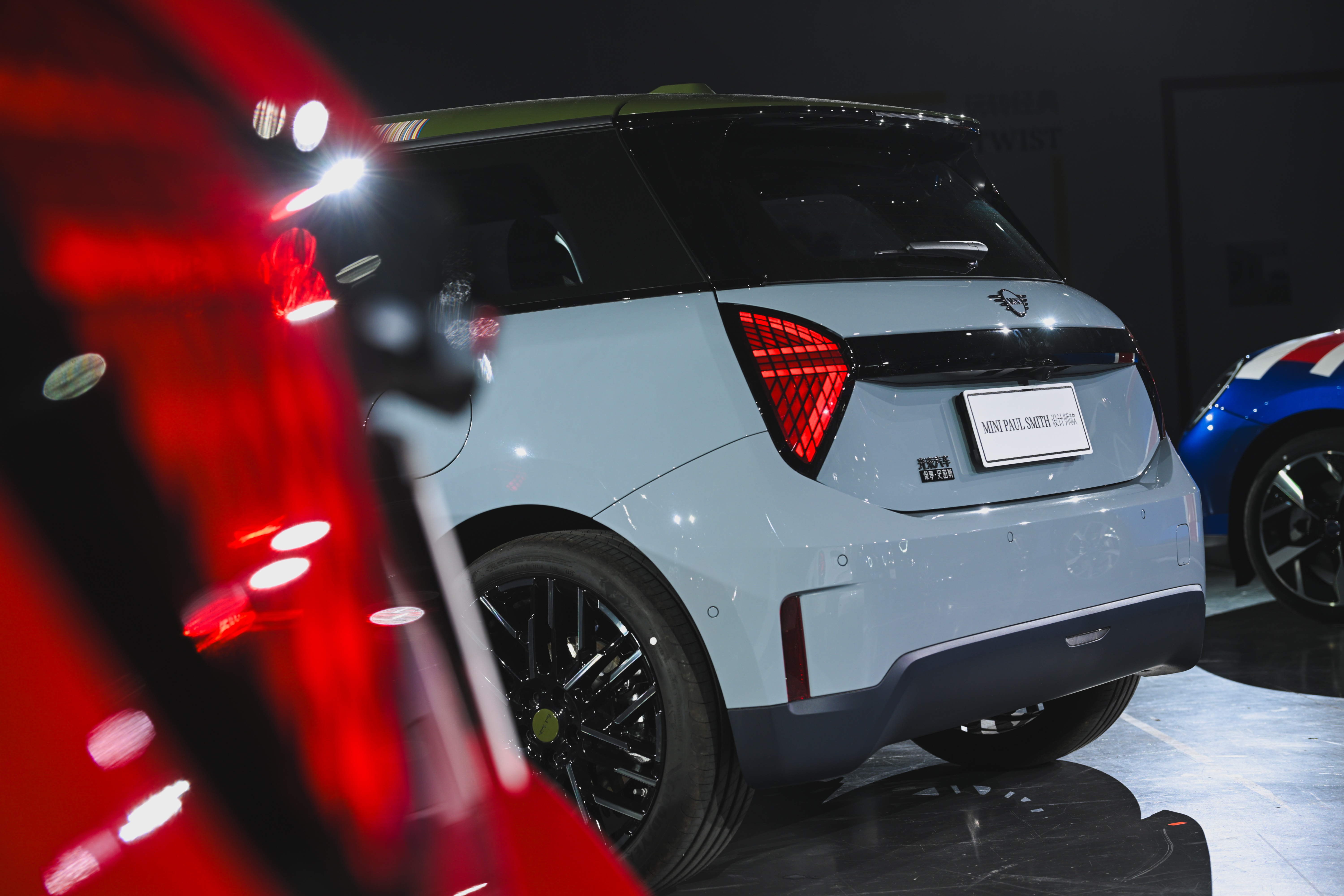 MINI PAUL SMITH 设计师款售价21.78万起。给大伙儿安排个抽奖：