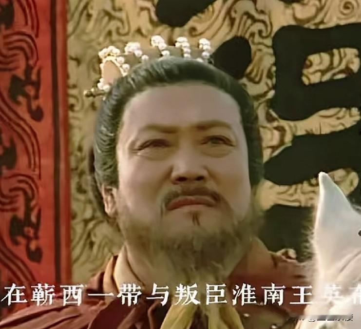 现在越来越觉得吕后极有可能谋划了刘邦的死，自刘邦打败项羽的时候，她可能就已经觊觎