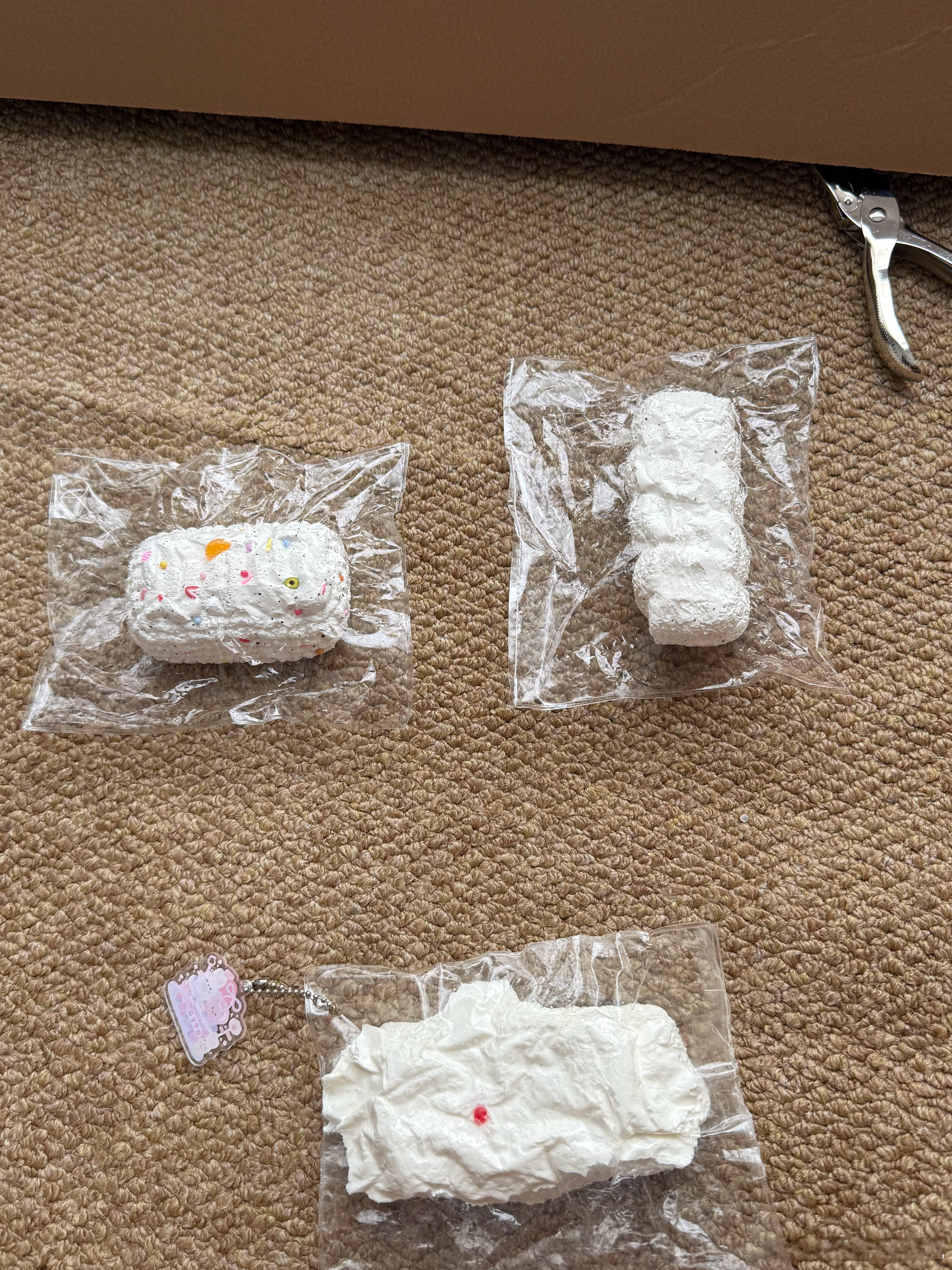 h收了上面两个平平无奇的捏捏 买之前都说惊为天人的好玩干糯，结果还没有我下面买的