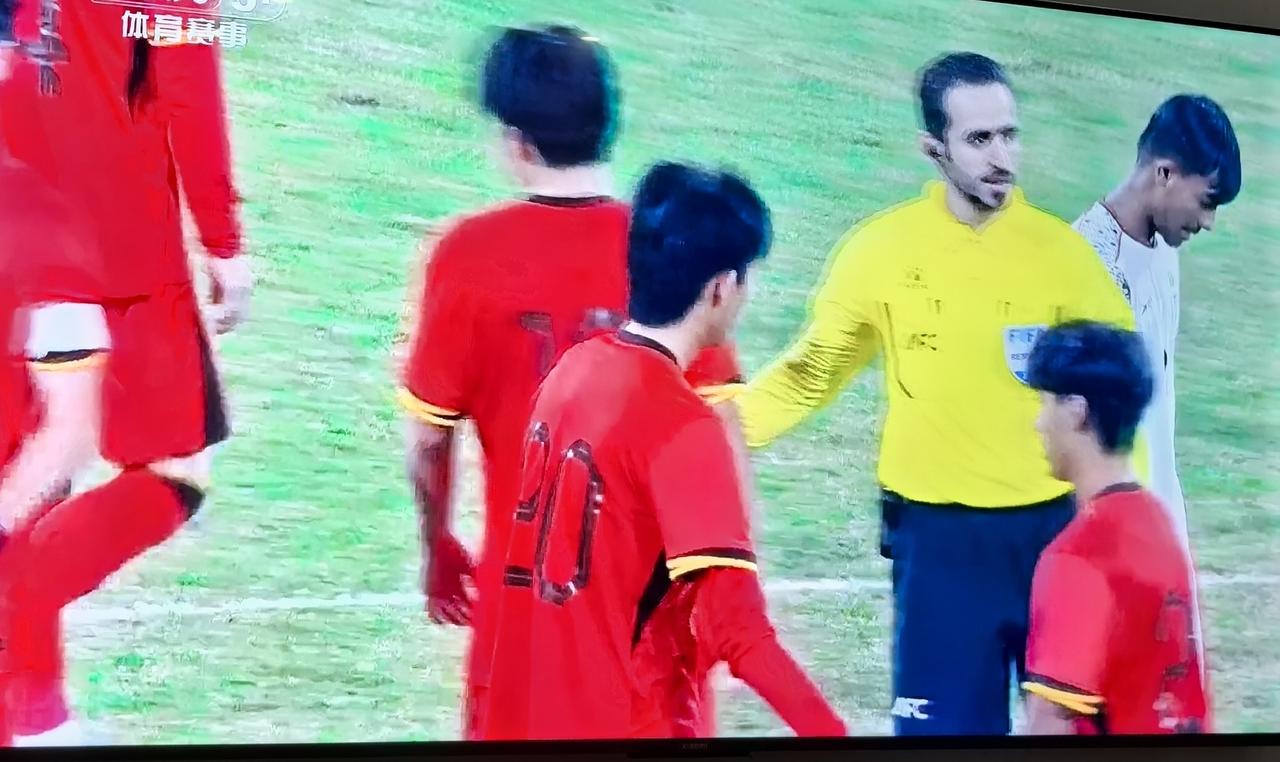 裁判一声哨响！完胜！U16国足4：0战胜孟加拉！昂首出线！帅惟浩帽子戏法！赵松源