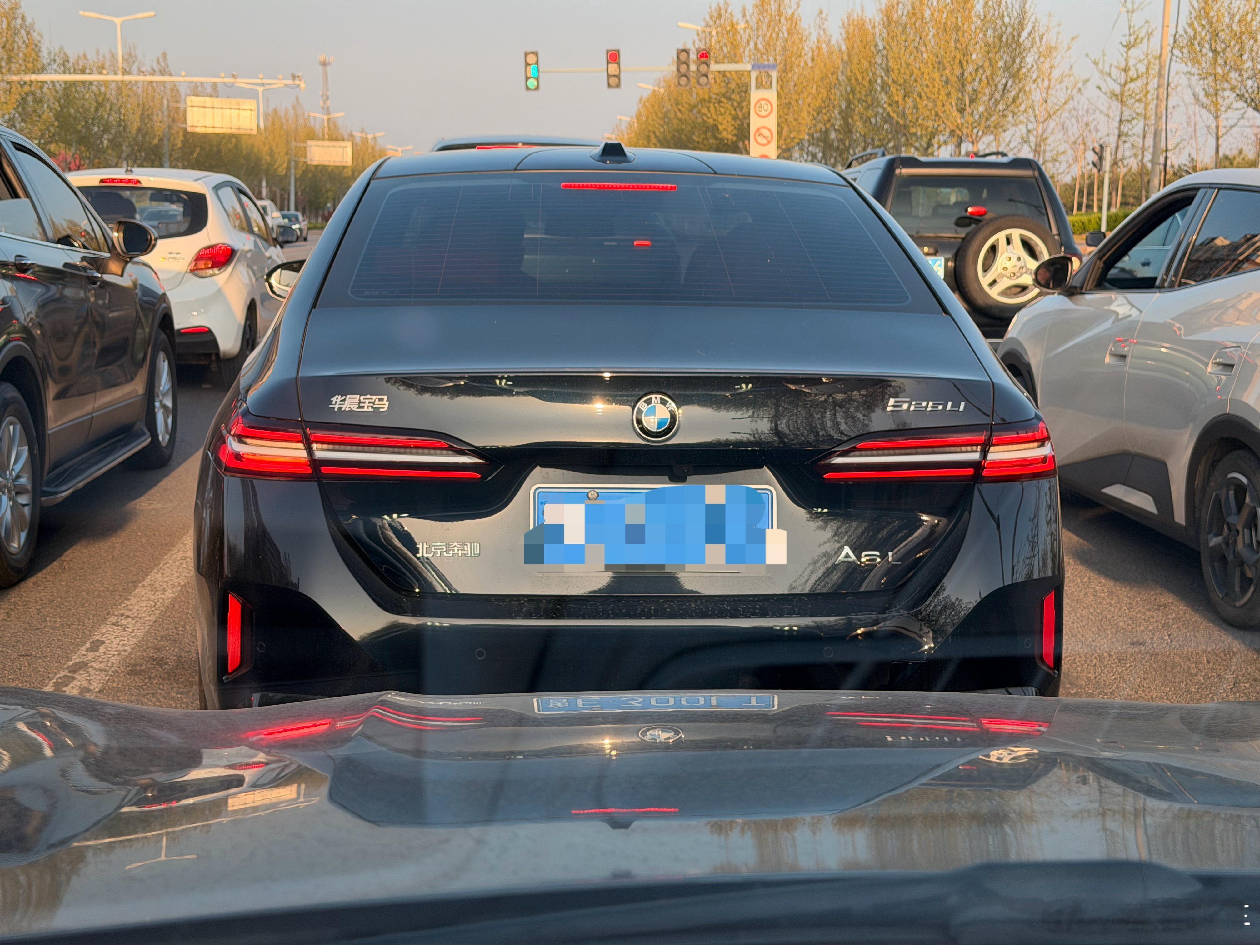 家人们，这个车成分复杂啊，到底是个啥啊蘑菇聊车