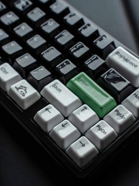 指尖冰瓷触感！这把熊猫键盘让我爱上打字❗