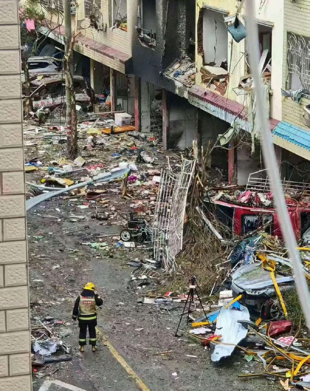 广西兴安爆炸致7死17伤逝者安息。早点查出真相。 