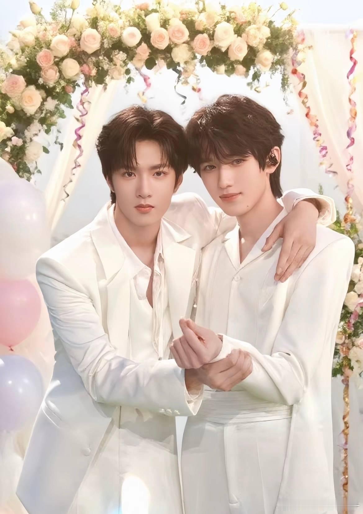 文轩 🐺🐟文轩世界第一初恋 “你爱我还是他~”“换首歌吧 ，求你了”烟花升停