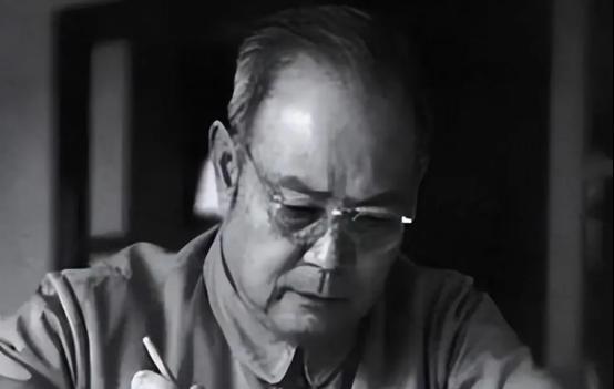 1969年，叶剑英被分配到印刷厂，一工人悄悄对他说：“这里有规定，不能叫你叶帅，