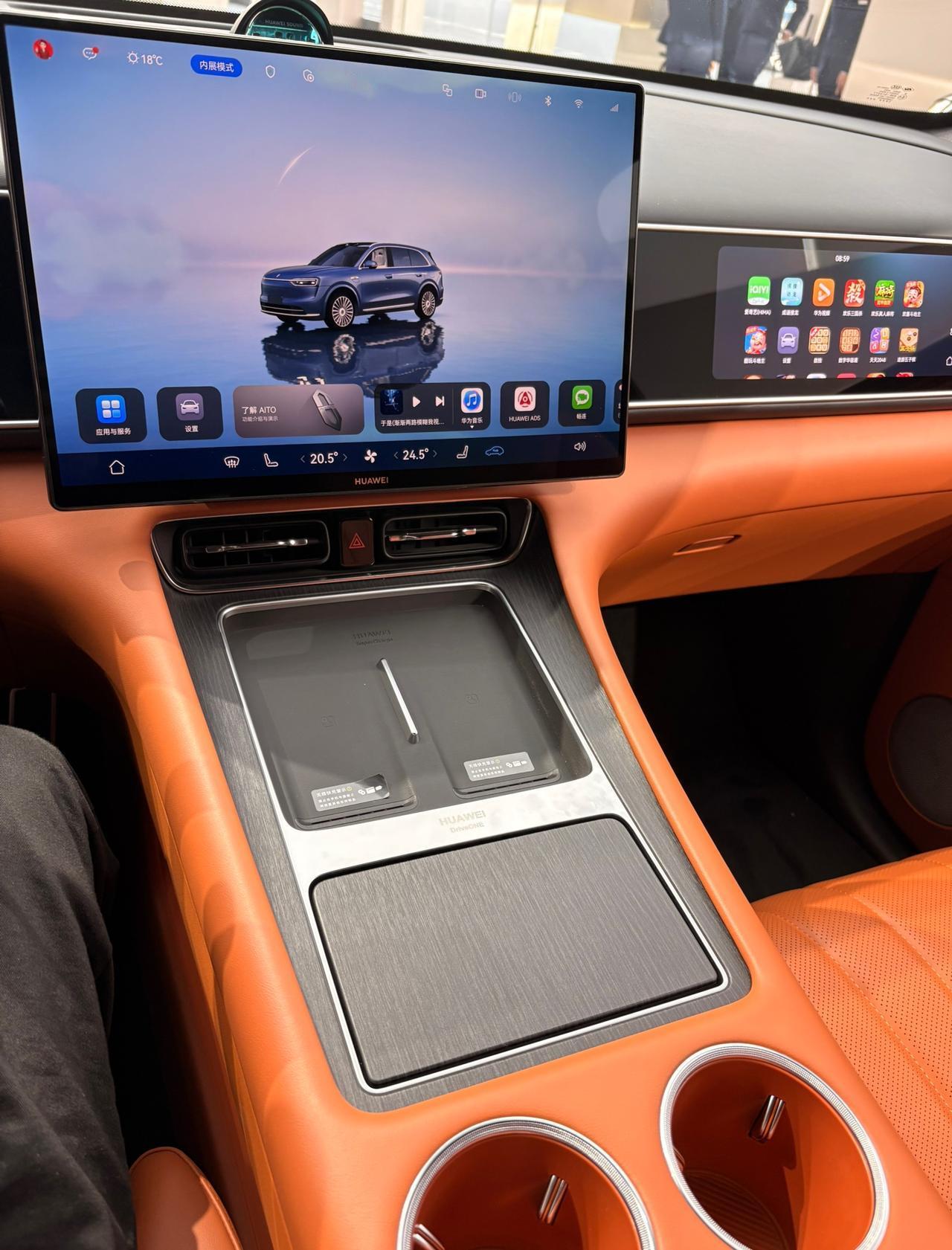 我觉得现在国内新能源车为什么发展得这么快的原因，
其实就是在于抓住了消费者的需求