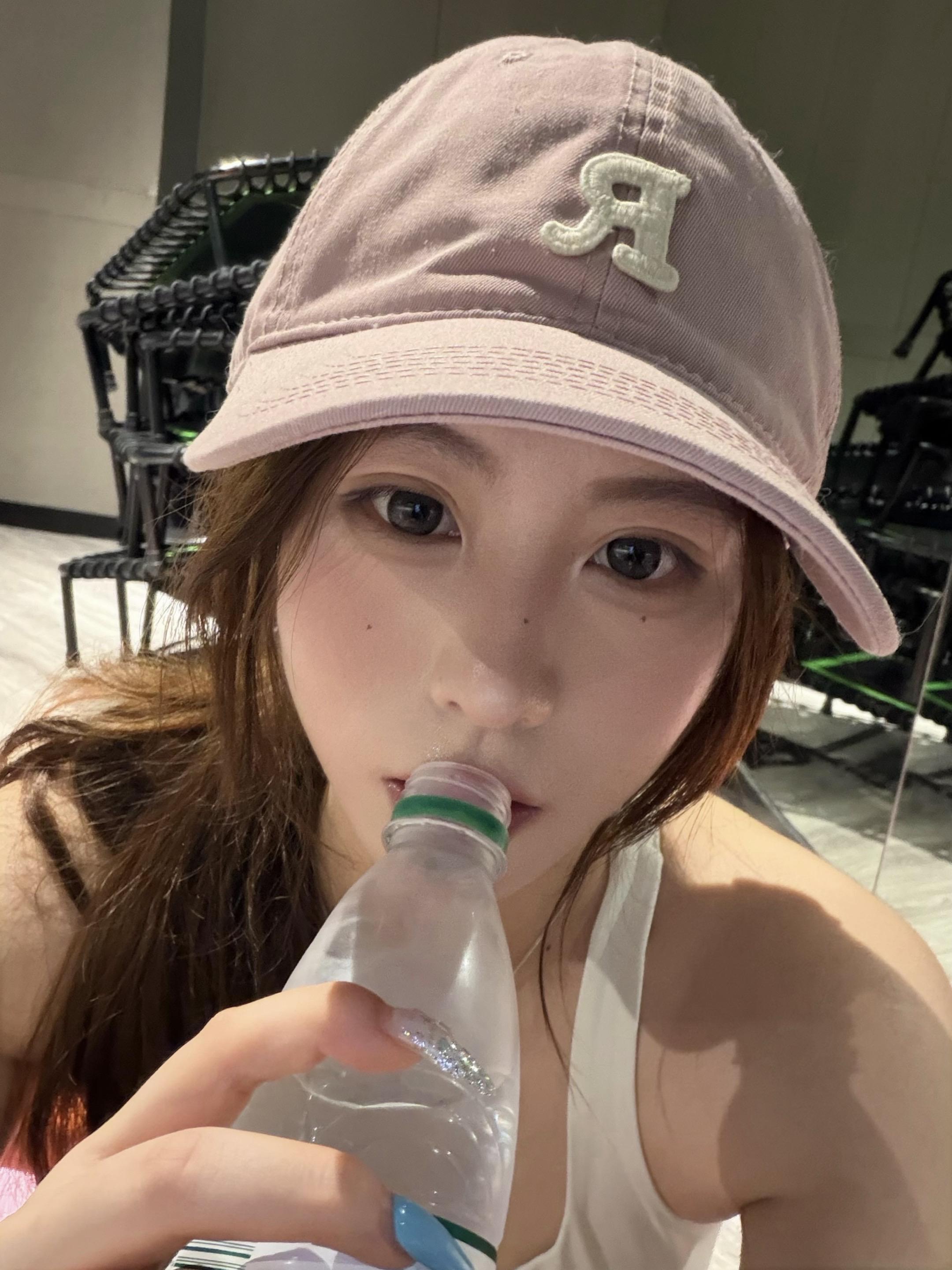 女孩 克服自己每一个想要依赖他人的瞬间