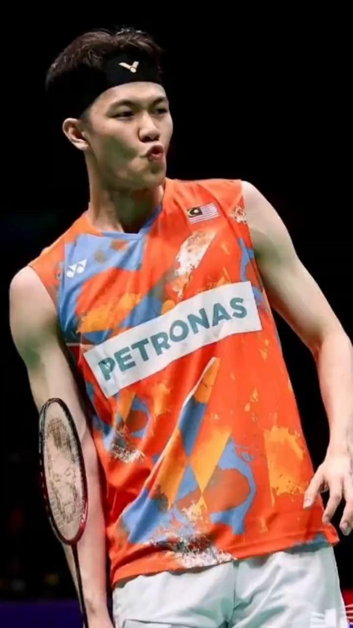 腿软的。
没错，这就是最猛的大炮对阵最坚硬的城墙。李梓嘉和奈娘冈功大，鸡哥用手上