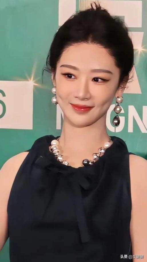  恭喜杨紫拿下第31届白玉兰视后，第一个90后最佳女主实至名归！
