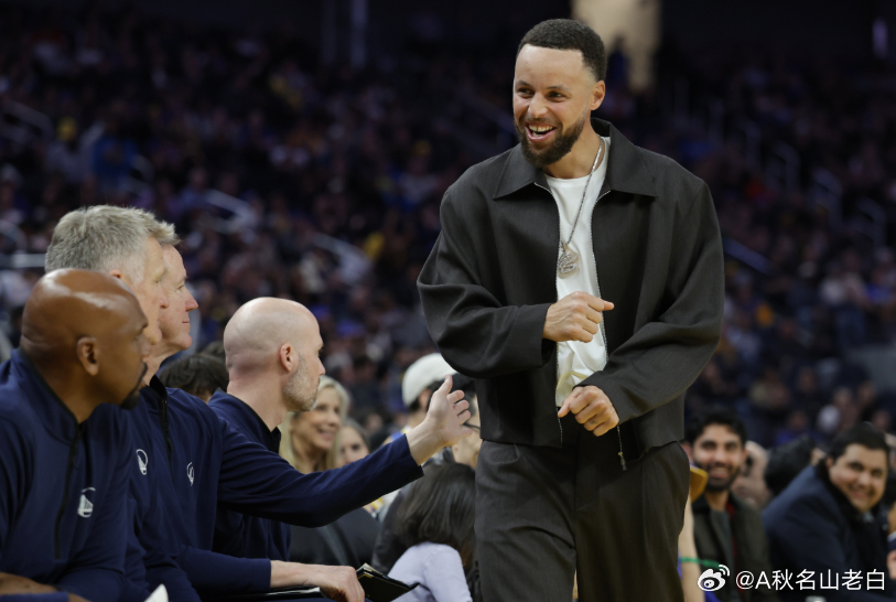 据勇士队记Anthony Slater报道，消息源透露，库里将于十天后复诊他的跑