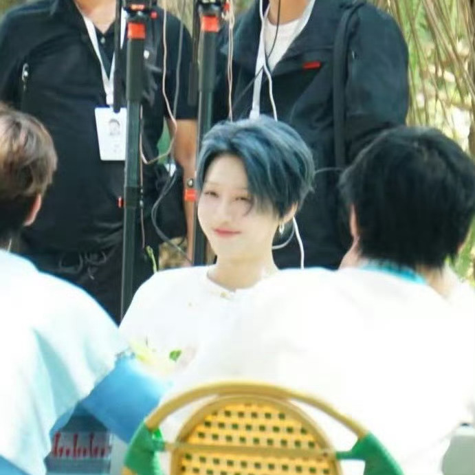 天呐捧脸也太萌了！我咋不在云南我也想偶遇刘雨昕啊啊啊啊 