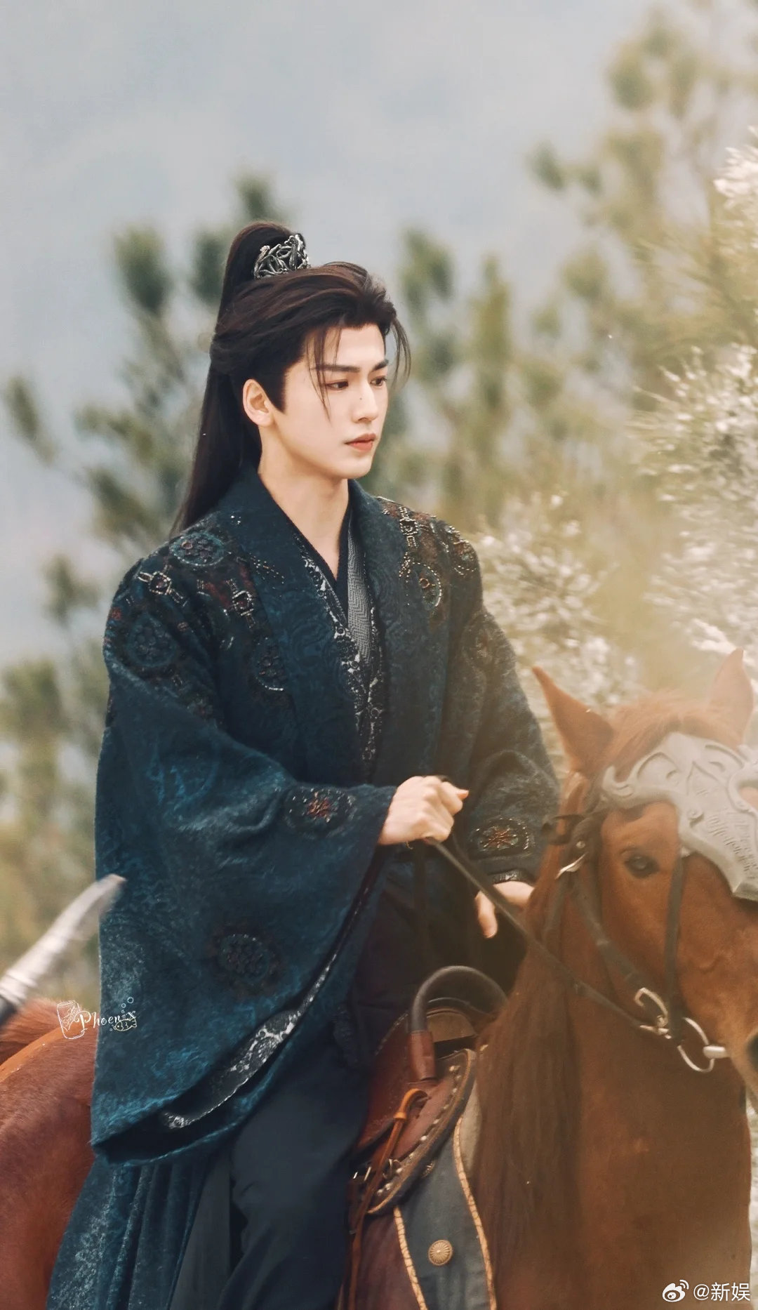 张凌赫谢征唯一播前破亿角色 张凌赫谢征角色热度播前破亿 恭喜这个张凌赫，《逐玉》