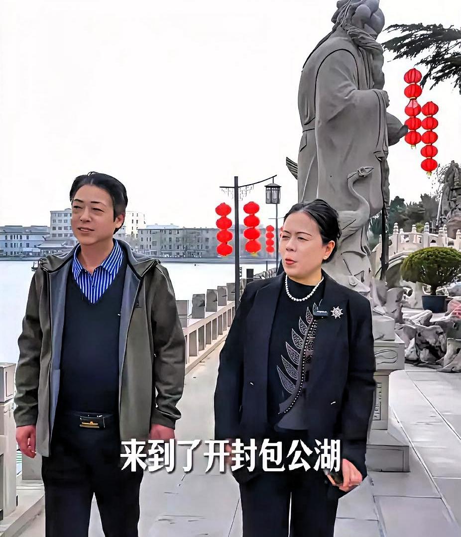 错换人生28年，这起牵动全网的事件，疑点从未消散。本是普通医疗纠纷，却疑点密布、