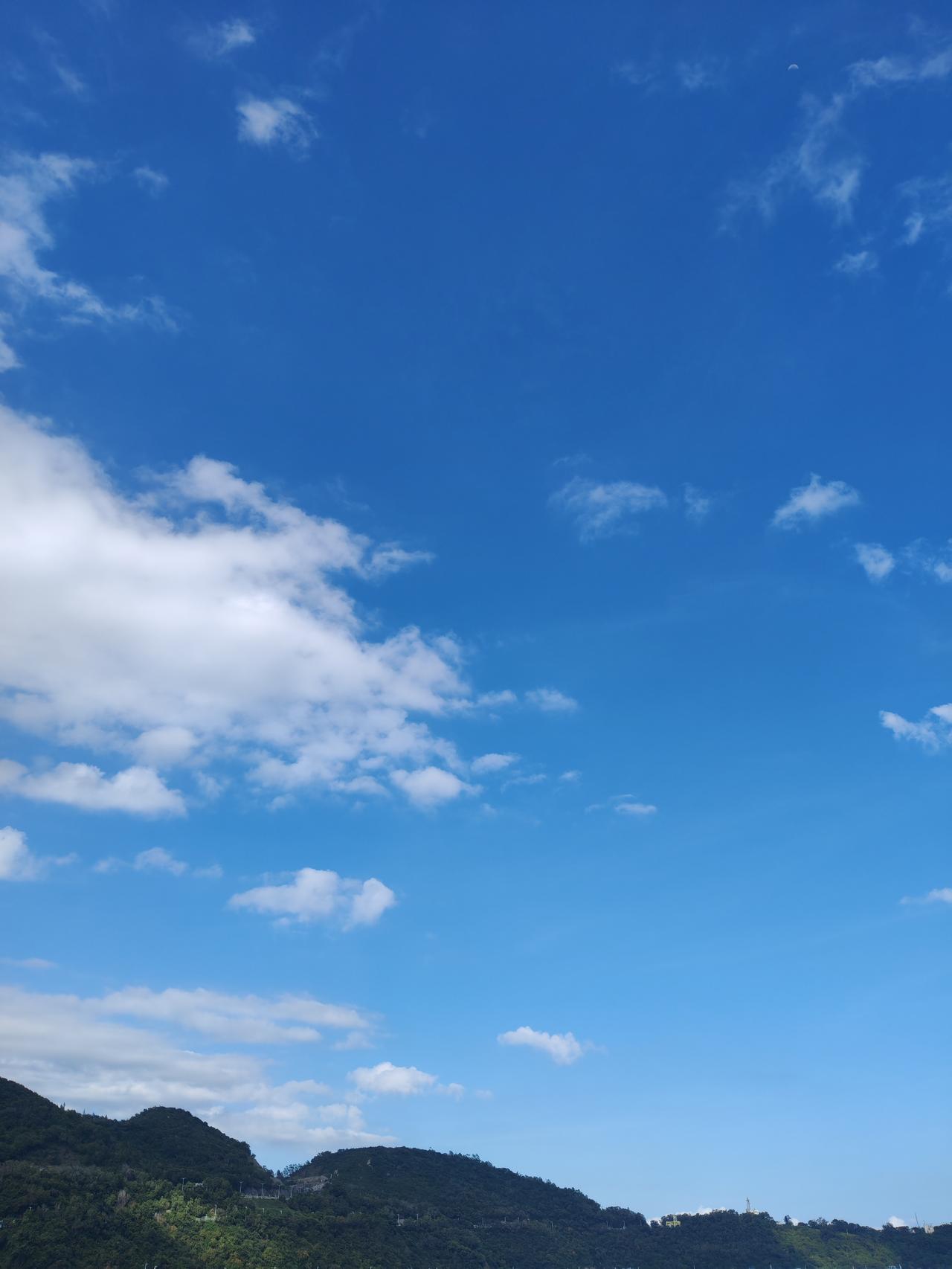 姆巴佩和哈兰德谁更能决定比赛胜负，这还真不好说。明天凌晨这场对决，就像是火星撞地