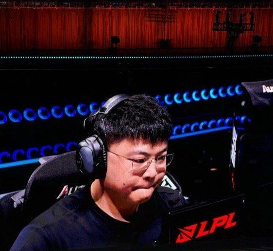 uzi仍然是历史第一ADUzi出战72场全球总决赛，累计350次击杀，场均4.8