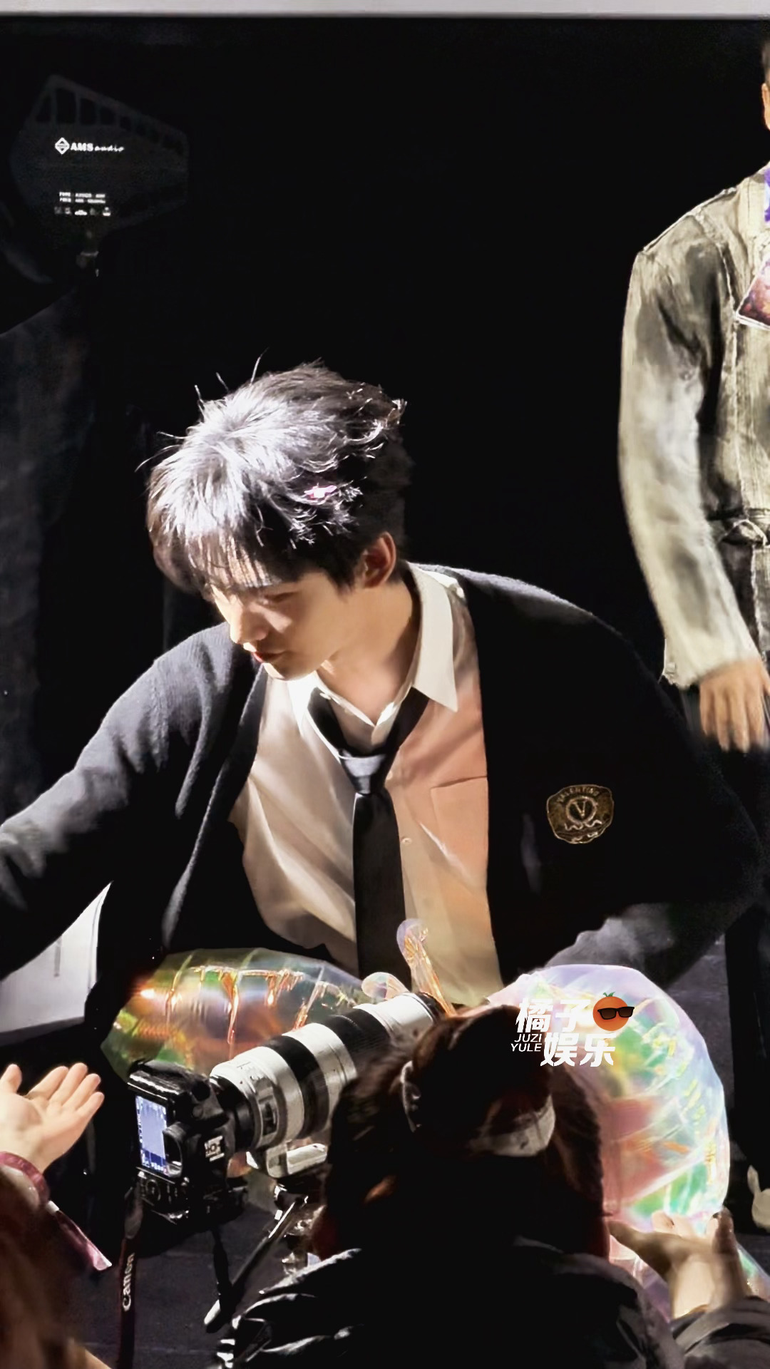 小狗的撒糖时间🍬光照下的柯宇侧脸好温柔捏🥺 