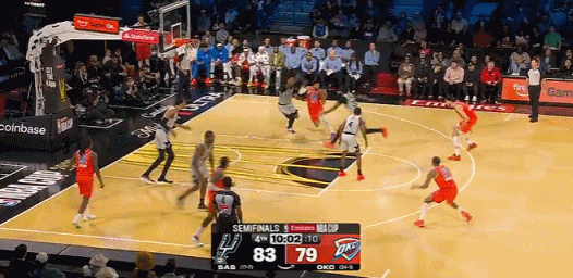 无解！文班亚马命中高难度后仰跳投！
在今天NBA季中锦标赛半决赛马刺对阵雷霆的第