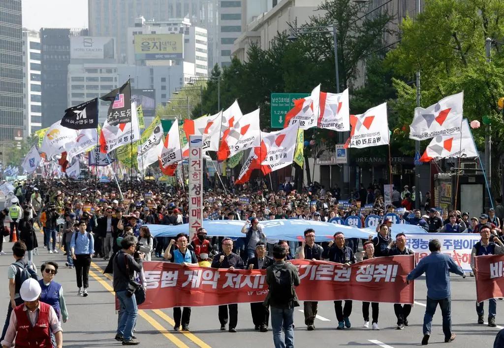 #韩国铁路工会宣布罢工4天#尽管名字都叫“工会”，但作用却是完全相反的，韩国等国