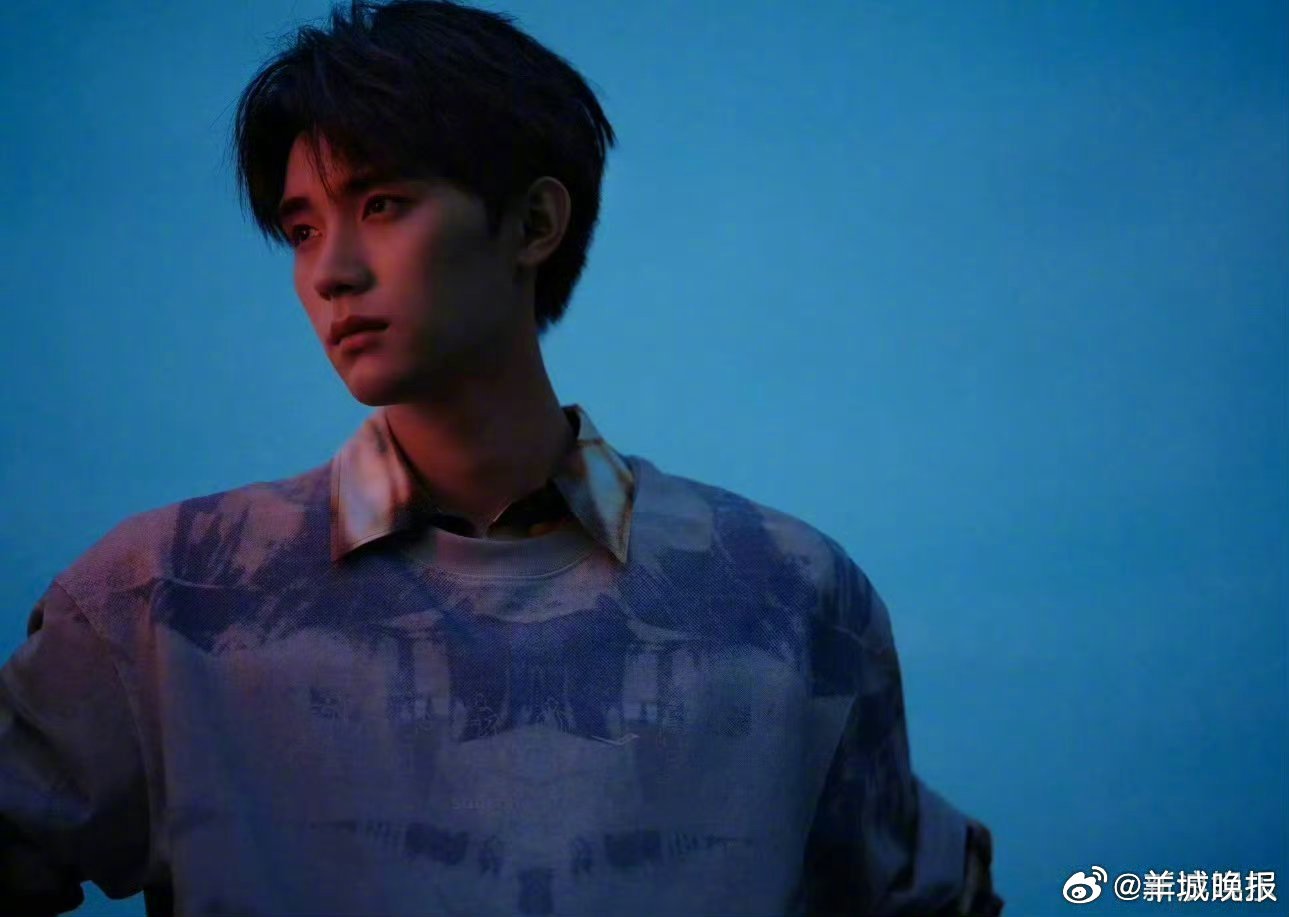 【日落后的蓝调时刻很美，这些剧正好开追】日落后的蓝调时刻氛围感拉满天空晕开温柔的