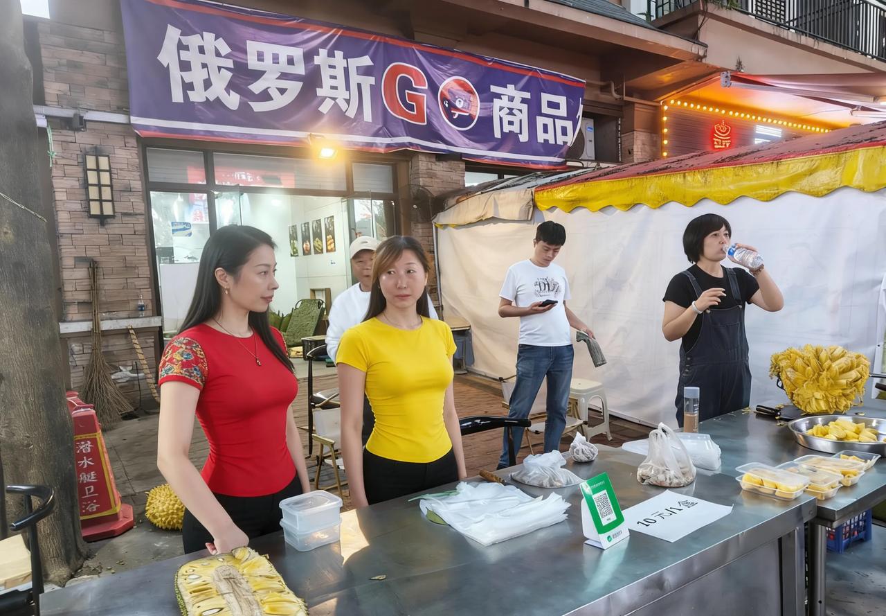 世界上没有十全十美的地方，版纳空气再好，有蚊子咬你，这么多天还头一次在屋里，我头