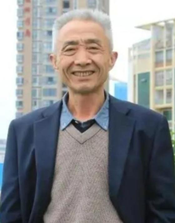 1977年，一个湖北穷小子高考考了289分，但由于消息闭塞，他就报考了华中师大，