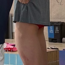 我就一直盯着这个红屁股🥚