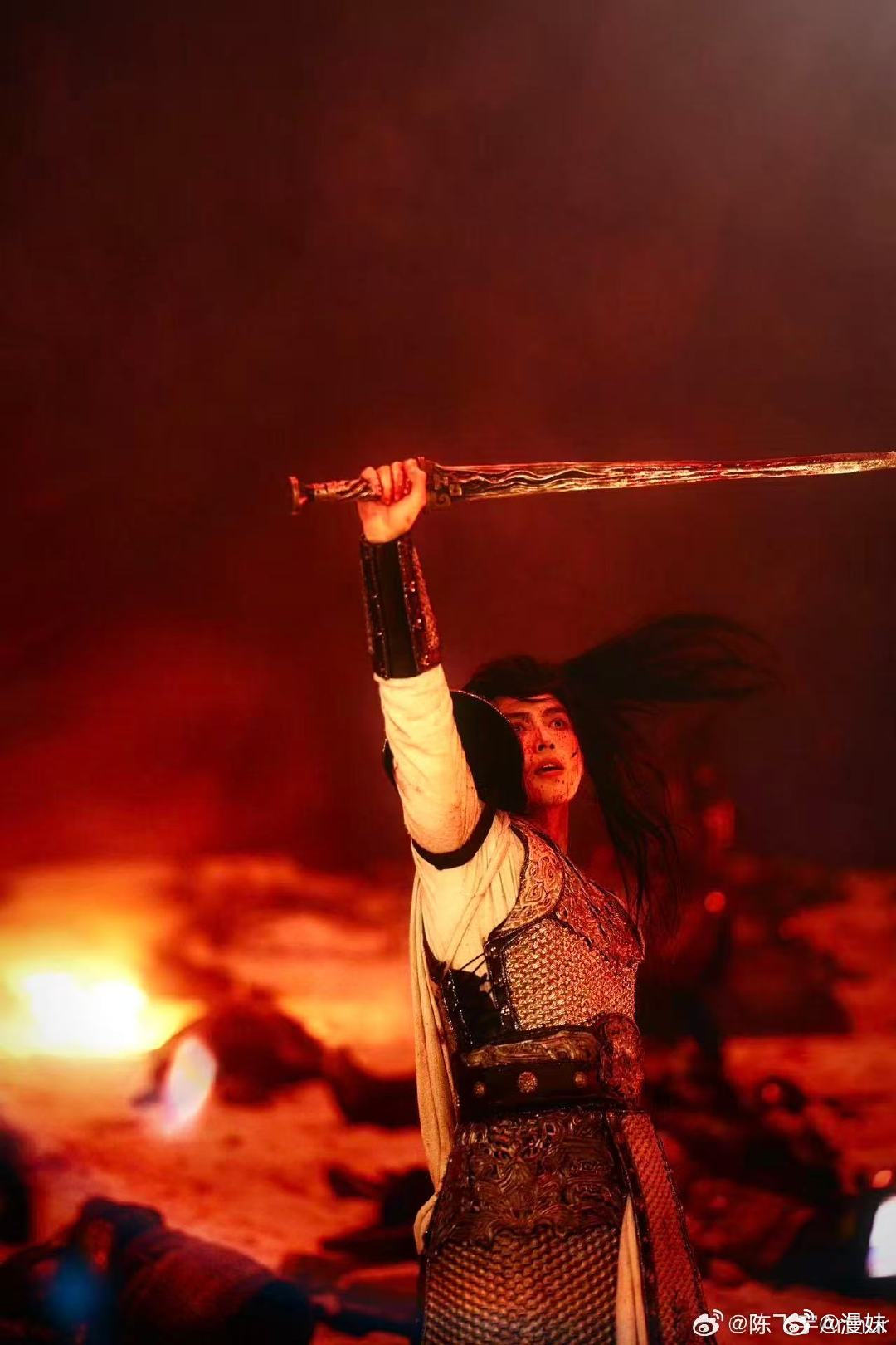 阿瑟你让我害怕 陈飞宇用极具爆发力的表演塑造出全新的段胥，绝境之中的每一个眼神都