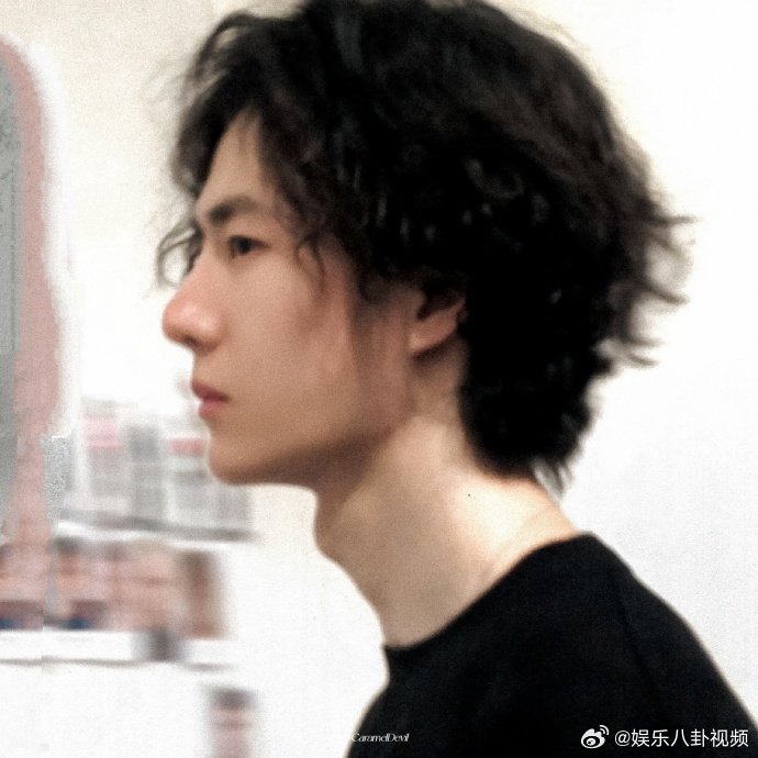 王一博回应私生爆料不吵不闹，但底线不能碰，这波我站王一博乐华娱乐回应王一博私生爆