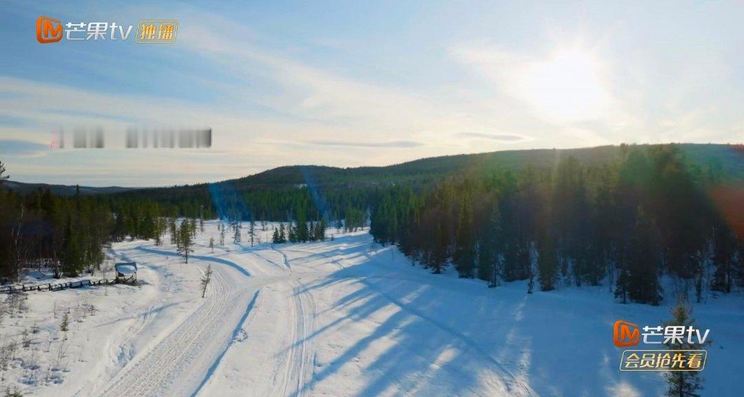 金莎孙丞潇复刻来自星星的你妻子的浪漫旅行冰雪天地变身浪漫片场，金莎孙丞潇录制妻子