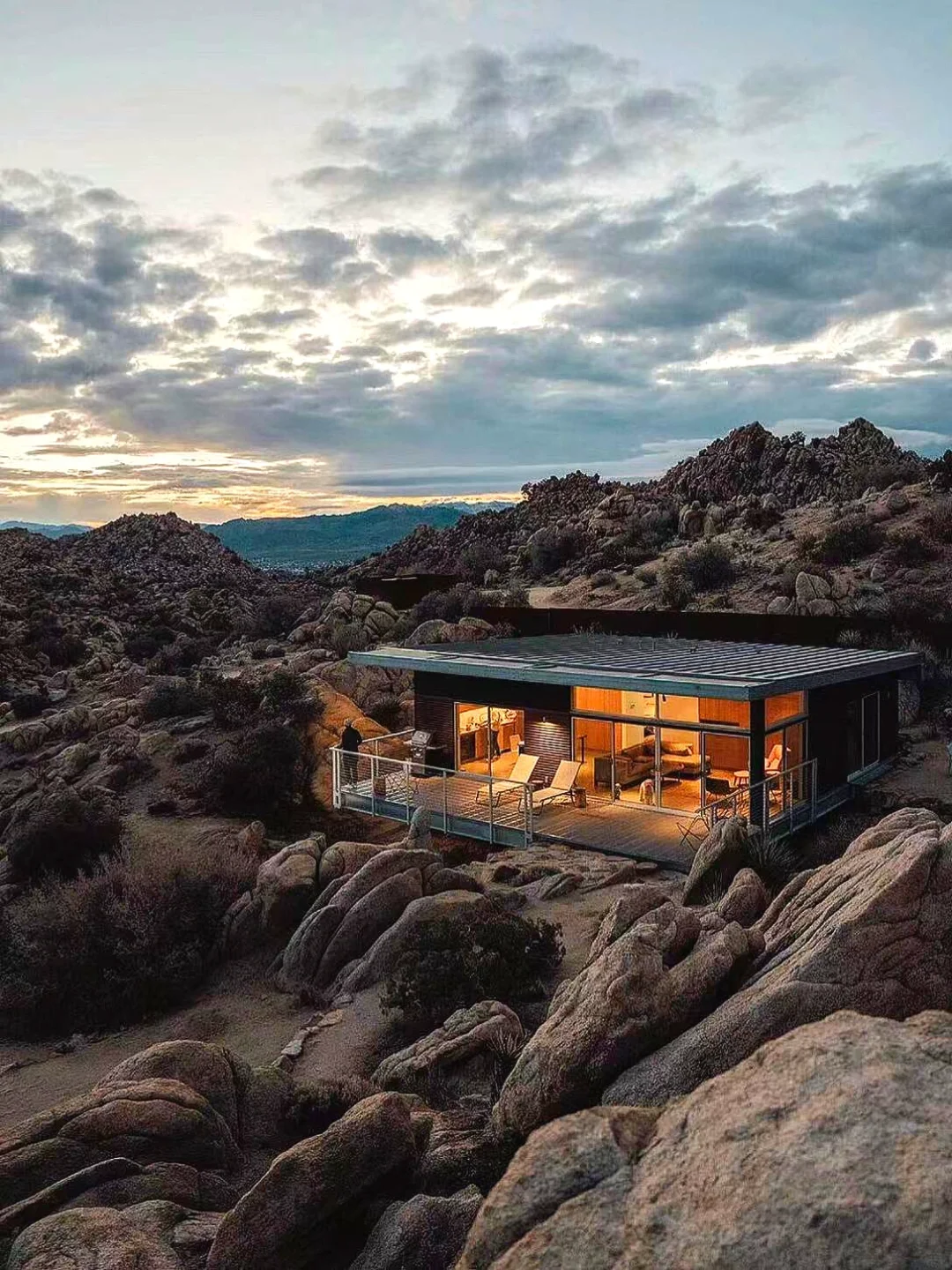 美国旅行🇺🇸入住巨石荒漠里的豪宅民宿！
