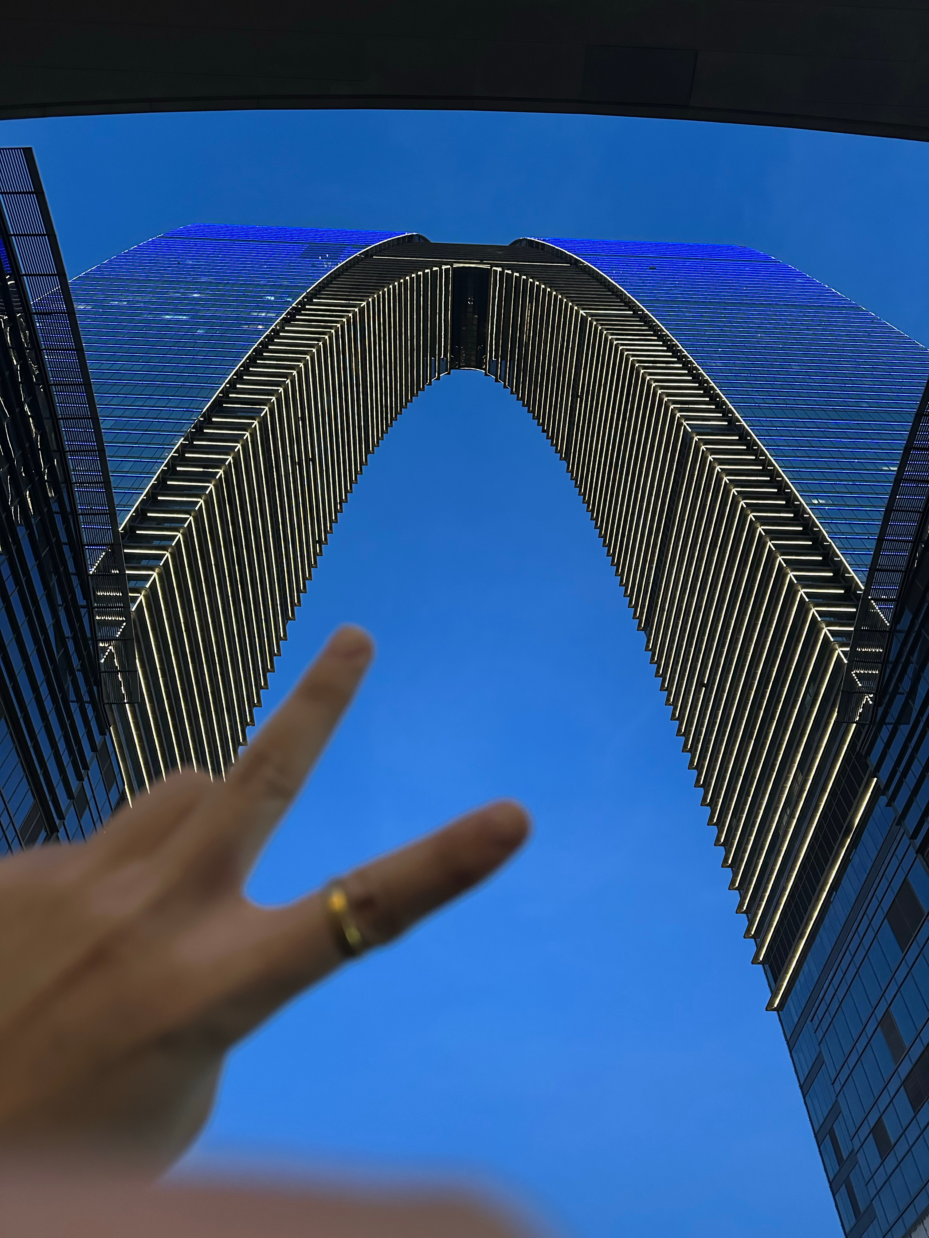 原来，年轻感是喝出来的，真的假的，但是我一个朋友比我小三岁，看着都比我年长。