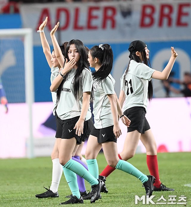 ⚽️🧩👭🏻👭🏻*NewJeans ​​​